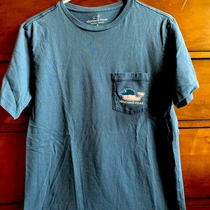 Men’s vineyard vines NY Yankee tshirt size small